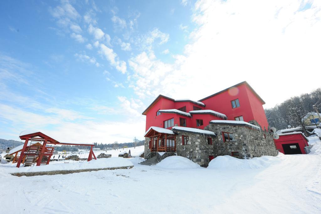 Отель Red House Бакуриани Экстерьер фото